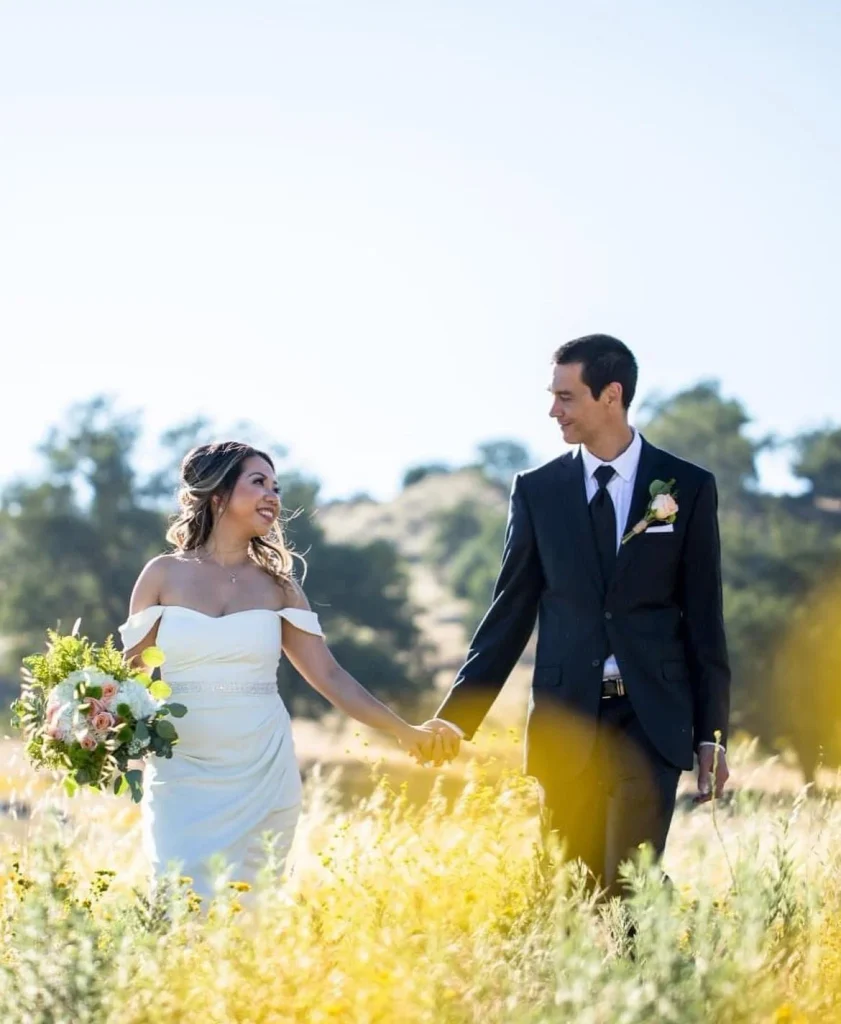 San Diego elopement florist Sage & Autumn creates intimate wedding florals for an eloping couple